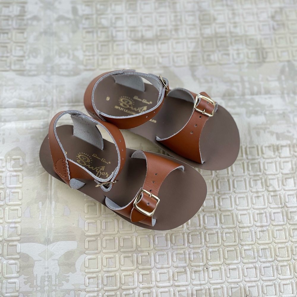 Brown Saltwater Sandals by Hoy Sunsan toddler boy or girl size 9. Euc.